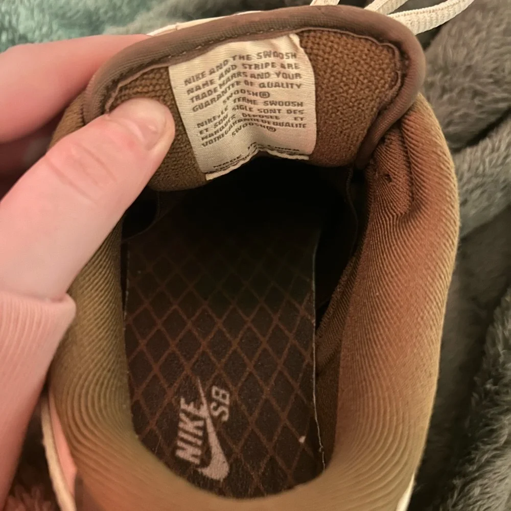 Nike Women’s SB Dunk Low - Picture 4 of 6